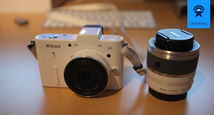 Nikon V1 - Systemkamera mit Sucher und 2 Objekitven