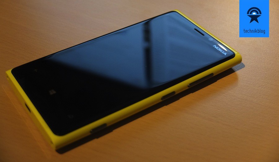 Nokia Lumia 920 - schönes Smartphone - leider etwas schwer