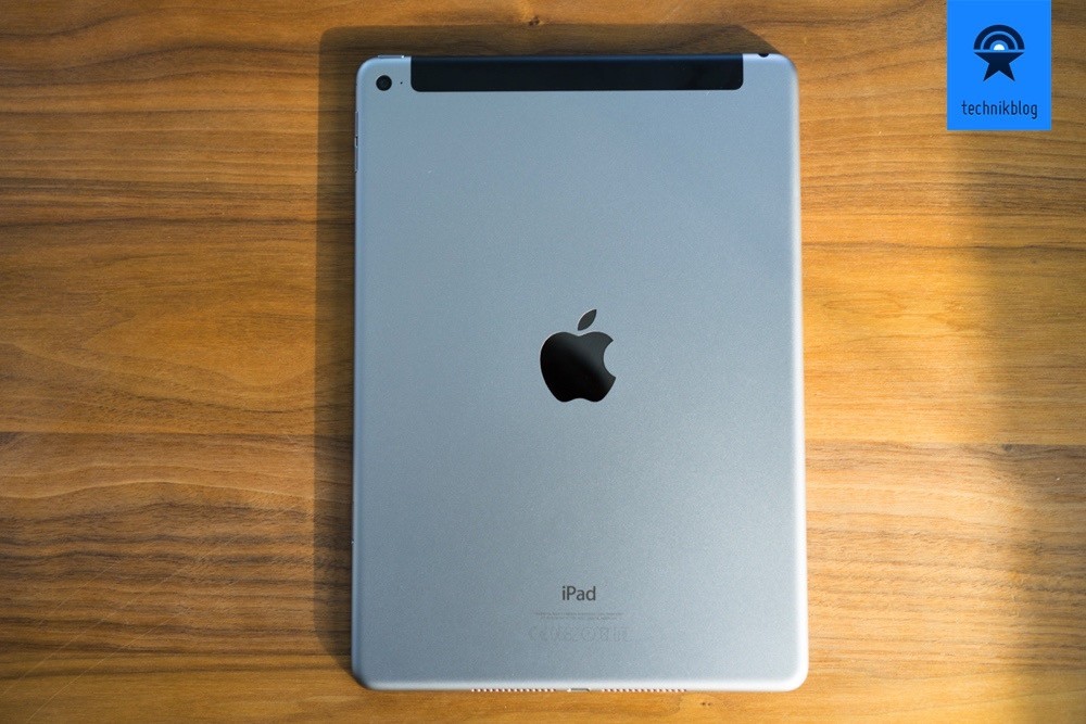 Apple iPad Air 2  - metallene Rückseite mit Aussparung für LTE Antennen.