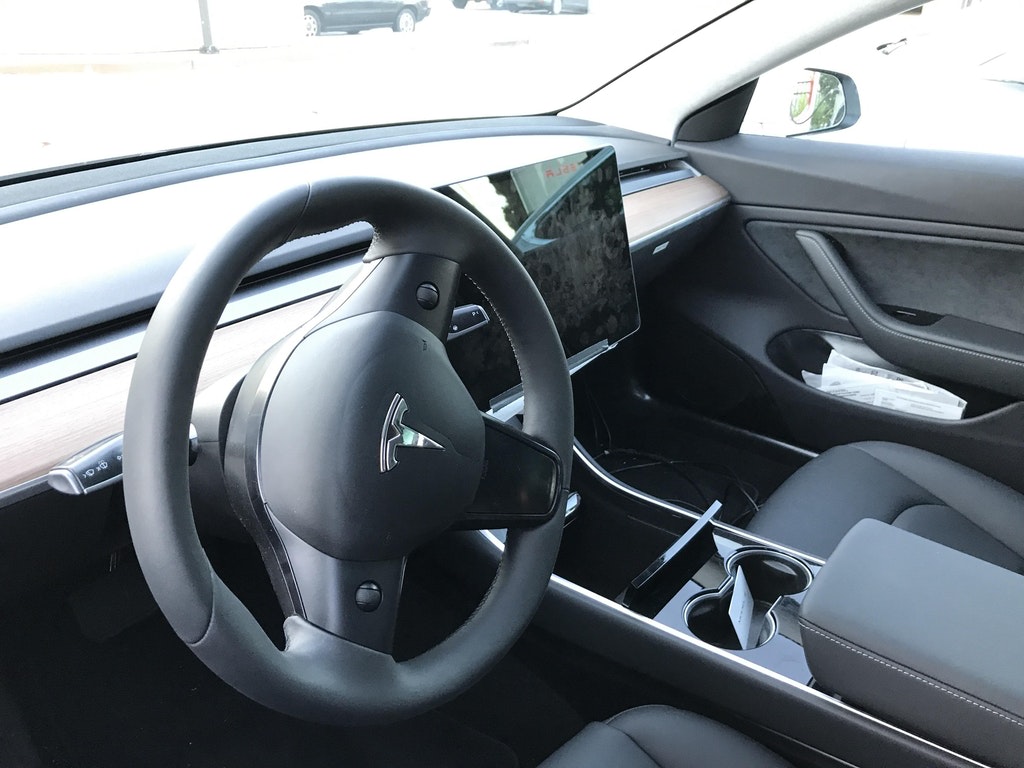 Tesla Model 3: Innenraum und Lenkrad