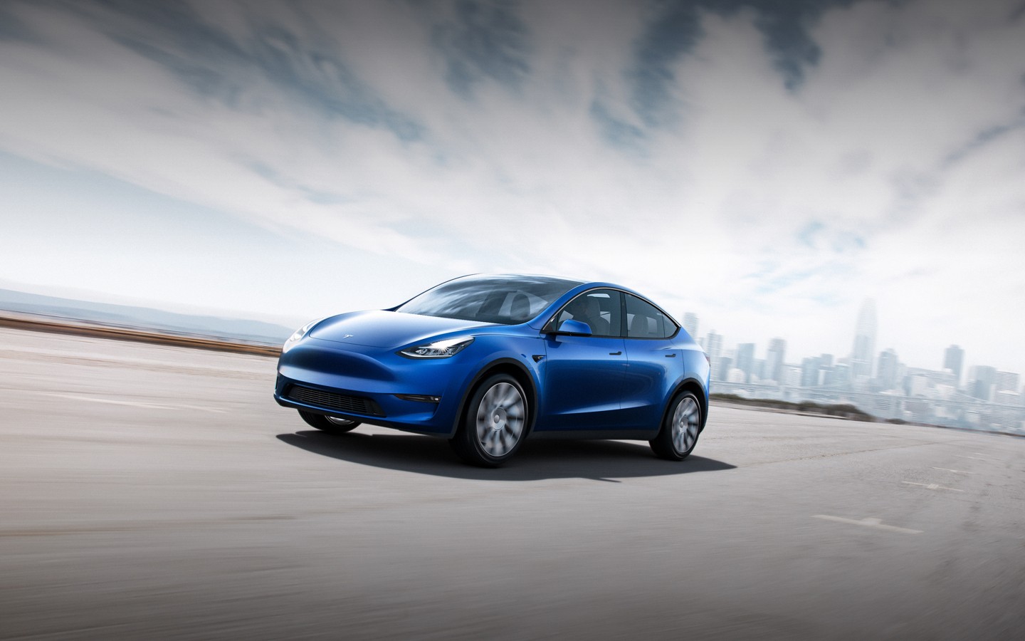 Tesla Model Y in blau