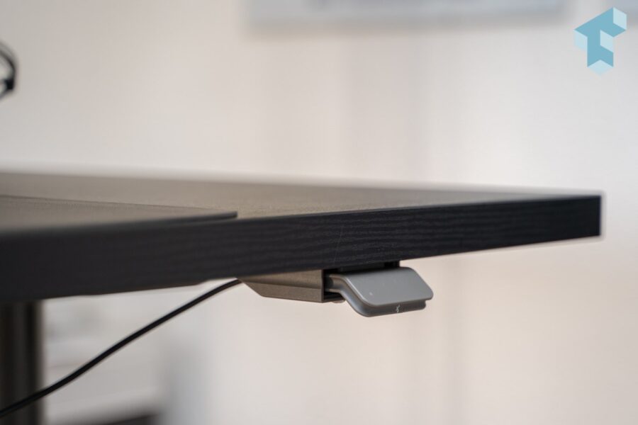 Elektrisch höhenverstellbarer Schreibtisch von IKEA