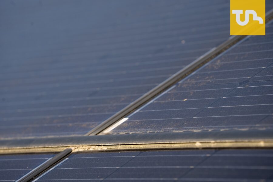 Verschmutzte PV-Module vor der Reinigung