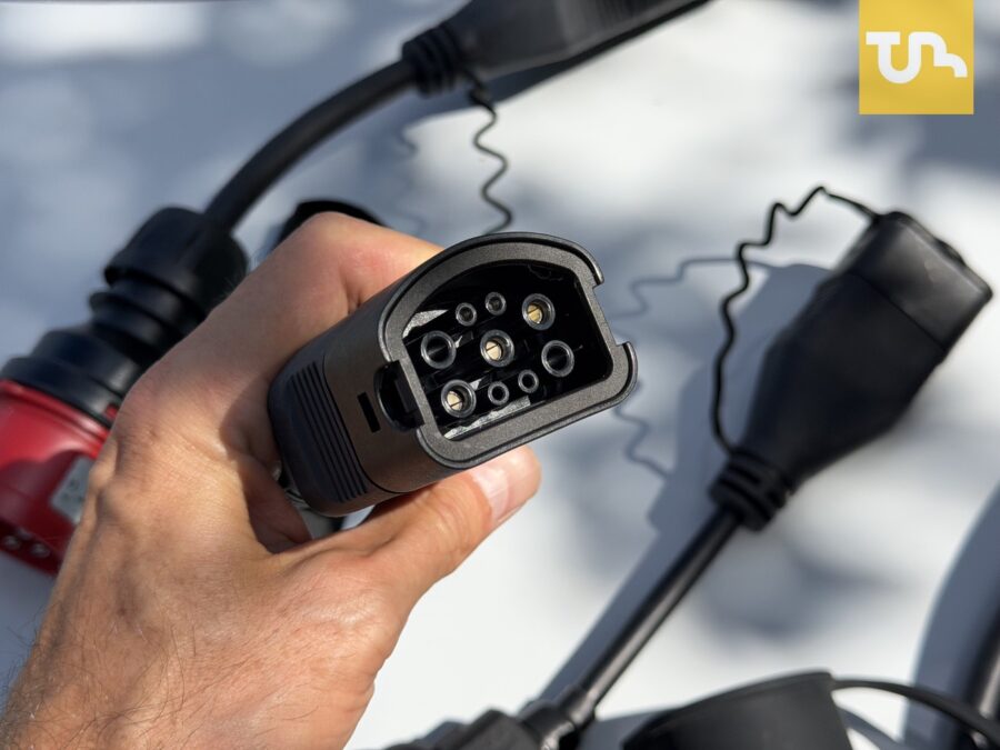 Stellt korrekte, maximale Stromstärke sicher - der Adapter des EV Buddy